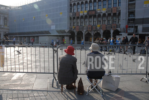 Venice 8/5/11 - Benedict XVIs visit to the Diocese of the Northeast: Pope Ratzinger visit the city of Venice in S.Marks Place with the Cardinal Scola papa piazza s.marco ©Graziano Arici/Rosebud2
