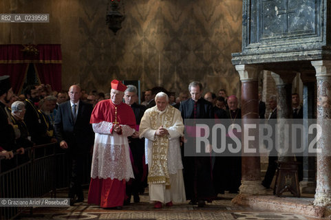 Venice 8/5/11 - Benedict XVIs visit to the Diocese of the Northeast: Pope Ratzinger visit the city of Venice in S.Marks Place with the Cardinal Scola papa piazza s.marco ©Graziano Arici/Rosebud2