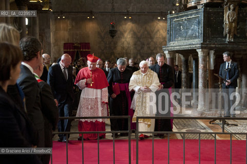 Venice 8/5/11 - Benedict XVIs visit to the Diocese of the Northeast: Pope Ratzinger visit the city of Venice in S.Marks Place with the Cardinal Scola papa piazza s.marco ©Graziano Arici/Rosebud2