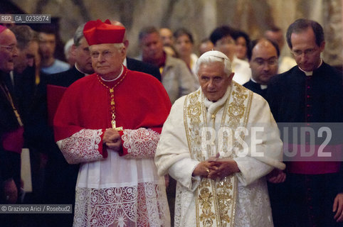Venice 8/5/11 - Benedict XVIs visit to the Diocese of the Northeast: Pope Ratzinger visit the city of Venice in S.Marks Basilic with the Cardinal Scola papa piazza s.marco ©Graziano Arici/Rosebud2
