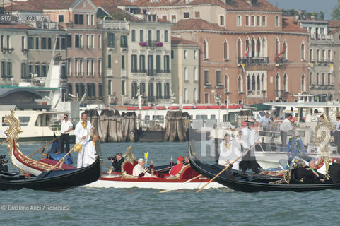 Venice 8/5/11 - Benedict XVIs visit to the Diocese of the Northeast: Pope Ratzinger visit the city of Venice in S.Marks Place with the Cardinal Scola papa piazza s.marco ©Graziano Arici/Rosebud2