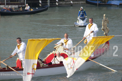 Venice 8/5/11 - Benedict XVIs visit to the Diocese of the Northeast: Pope Ratzinger visit the city of Venice in S.Marks Place with the Cardinal Scola papa piazza s.marco ©Graziano Arici/Rosebud2