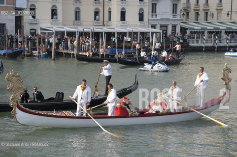 Venice 8/5/11 - Benedict XVIs visit to the Diocese of the Northeast: Pope Ratzinger visit the city of Venice in S.Marks Place with the Cardinal Scola papa piazza s.marco ©Graziano Arici/Rosebud2