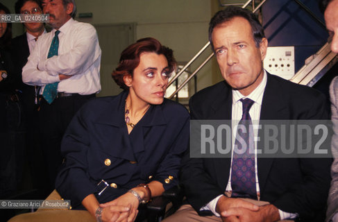 Treviso,1993.Donatella Di Rosa insieme al marito il colonnello dellesercito Aldo Michittu, durante conferenza stampa.Politica Scandalo Lady Golpe colpo di Stato.Treviso,1993. Donatella di Rosa with her husband Aldo Michittu, colonel of Italian Army. Policy political Scandal Lady Golpe Coup dEtat ©Graziano Arici/Rosebud2