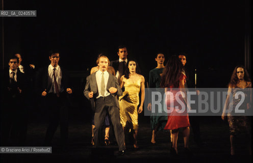 -Venezia,1985. Gran Teatro la Fenice. Balletto Kontakthof, coreografia di Pina Bausch, corpo di ballo Tanztheater Wuppertal..-Venice,1985. Gran Teatro la Fenice. Dance ballet Kontakthof, choreographed by Pina Bausch, Tanztheater Wuppertal dancers chorus ©Graziano Arici/Rosebud2