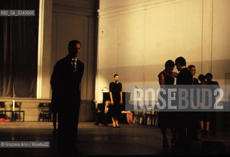 -Venezia,1985. Gran Teatro la Fenice. Balletto Kontakthof, coreografia di Pina Bausch, corpo di ballo Tanztheater Wuppertal..-Venice,1985. Gran Teatro la Fenice. Dance ballet Kontakthof, choreographed by Pina Bausch, Tanztheater Wuppertal dancers chorus ©Graziano Arici/Rosebud2