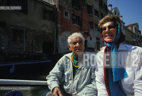 -Venezia,1993. Il direttore dorchestra Leonard Bernstein a Venezia con la sorella. Musica classica direttore orchestra ritratto .-Venice,1993. The conductor Leonard Bernstein visit Venice with his sister ©Graziano Arici/Rosebud2