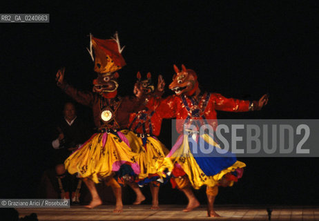 - Venezia,1980.Biennale Teatro.Danza orientale India Buthan DANZA oriente ballo teatro.- Venice,1980. Theater Biennale. Dancing Bhutan MES ©Graziano Arici/Rosebud2  astga ©Graziano Arici/Rosebud2