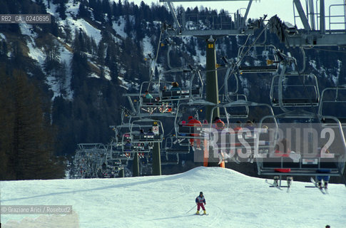 Cortina DAmpezzo,2002. Sciatori al Pocol. Geo Pocol sciatore neve Montagna Cortina neve seggiovia.Cortina DAmpezzo,2002. Skiers ©Graziano Arici/Rosebud2