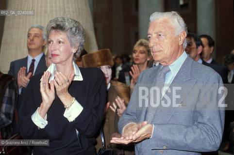 Venezia,1996.Palazzo Grassi.Ritratto del Presidente della Fiat Giovanni Agnelli insieme alla moglie Marella. Politica FIAT azienda presidente Agnelli imprenditore industria moglie.Venice,1996. Portrait of the Giovanni Agnelli, Italian industrialist and principal shareholder of Fiat with his wife Marella ©Graziano Arici/Rosebud2