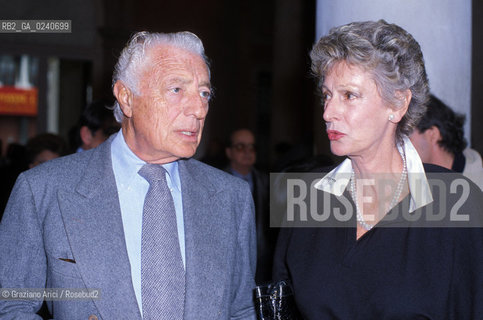 Venezia,1996.Palazzo Grassi.Ritratto del Presidente della Fiat Giovanni Agnelli insieme alla moglie Marella. Politica FIAT azienda presidente Agnelli imprenditore industria moglie.Venice,1996. Portrait of the Giovanni Agnelli, Italian industrialist and principal shareholder of Fiat with his wife Marella ©Graziano Arici/Rosebud2