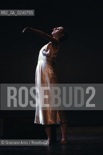 - Venezia,Gran Teatro la Fenice,1983.Underwood,Coreografia di Carolyn Carlson e Larrio Ekson,corpo di ballo Teatro e Danza la Fenice di Carolyn Carlson.DANZA balletto corpo ballo corps choreografo choreographer Choreographed.- Venice,Gran Teatro la Fenice,1983.Underwood,Choreographed by Carolyn Carlson and Larrio Ekson,corps de ballet Carolyn Carlsons la Fenice Theatre and Dance MES ©Graziano Arici/Rosebud2   astga ©Graziano Arici/Rosebud2