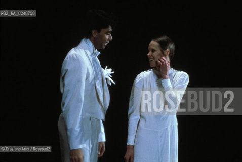 - Venezia,Gran Teatro la Fenice,1983.Underwood,Coreografia di Carolyn Carlson e Larrio Ekson,corpo di ballo Teatro e Danza la Fenice di Carolyn Carlson.DANZA balletto corpo ballo corps choreografo choreographer Choreographed.- Venice,Gran Teatro la Fenice,1983.Underwood,Choreographed by Carolyn Carlson and Larrio Ekson,corps de ballet Carolyn Carlsons la Fenice Theatre and Dance MES ©Graziano Arici/Rosebud2   astga ©Graziano Arici/Rosebud2