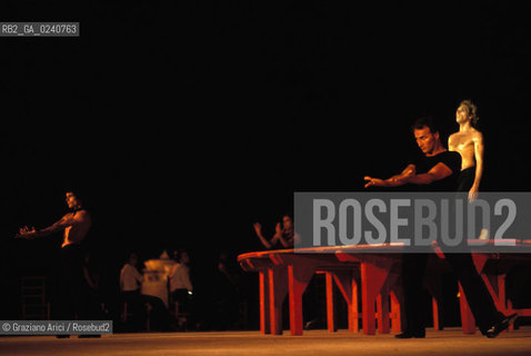 Venezia,1979.Coreografia Canal Grande di Maurice Bejart.Corpo di ballo Bejart Ballet Lausanne.Dance balletto coreografia .Venice,1979.Choreographed by Maurice Bejart,corps de ballet Bejart Ballet Lausanne ©Graziano Arici/Rosebud2  astga ©Graziano Arici/Rosebud2