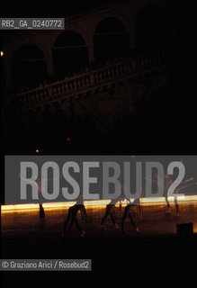 Venezia,1979.Coreografia Canal Grande di Maurice Bejart.Corpo di ballo Bejart Ballet Lausanne.Dance balletto coreografia .Venice,1979.Choreographed by Maurice Bejart,corps de ballet Bejart Ballet Lausanne ©Graziano Arici/Rosebud2  astga ©Graziano Arici/Rosebud2