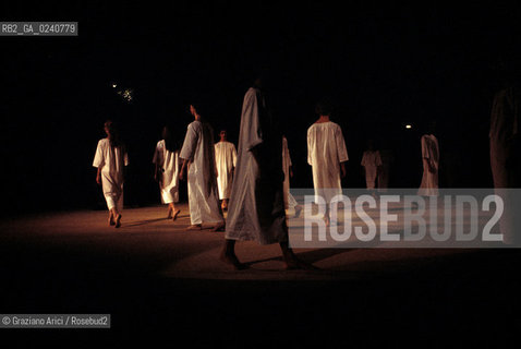 Venezia,1975.(Ghetto).Balletto Acqua Alta, coreografia di Maurice Bejart. DANZA balletto coreografia ballerino Ghetto.Venice,1975.Ballet High Tide, choreographed by Maurice Bejart MES ©Graziano Arici/Rosebud2   astga ©Graziano Arici/Rosebud2