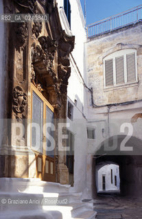 -Ostuni(Puglia),2002.Il Centro storico di Ostuni. Geo centro Ostuni.-OstuniPuglia),2002. The city of Ostuni ©Graziano Arici/Rosebud2
