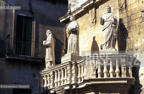 - LeccePuglia),2002.Piazza del Duomo. Geo piazza Lecce Duomo.-Lecce(Puglia),2002. Duomos square ©Graziano Arici/Rosebud2
