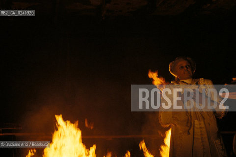 - Venezia,1979.Riprese del film Don Giovannidi Joseph Losey.Scena finale del film.Il cantante lirico Ruggero Raimondi nella parte del Don Giovanni.Cinema film Don Giovanni set backstage..- Venice,1979. Backstage of the film Don Giovanni.The opera singer Ruggero Raimondi  ©Graziano Arici/Rosebud2.