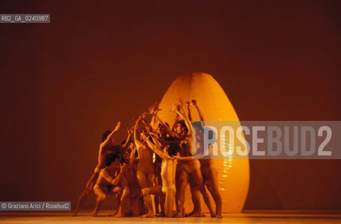 -Venezia,1981. Biennale Musica. Il balletto pantomima  Le Bal Mirò, opera di Silvano Bussotti. Musica Danza Mirò balletto coreografia scenografia contemporaneo.-Venice,1981. Music Biennale. The ballet Le Bal Mirò, by Silvano Bussotti ©Graziano Arici/Rosebud2