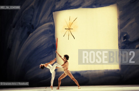 -Venezia,1981. Biennale Musica. Il balletto pantomima  Le Bal Mirò, opera di Silvano Bussotti. Musica Danza Mirò balletto coreografia scenografia contemporaneo.-Venice,1981. Music Biennale. The ballet Le Bal Mirò, by Silvano Bussotti ©Graziano Arici/Rosebud2