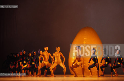 -Venezia,1981. Biennale Musica. Il balletto pantomima  Le Bal Mirò, opera di Silvano Bussotti. Musica Danza Mirò balletto coreografia scenografia contemporaneo.-Venice,1981. Music Biennale. The ballet Le Bal Mirò, by Silvano Bussotti ©Graziano Arici/Rosebud2