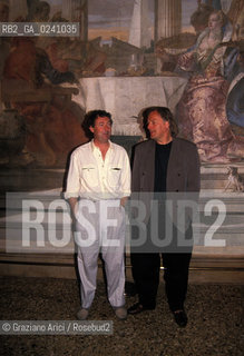 - Venezia, 1989. Ritratto di David Gilmour e Nick Mason dei Pink Floyd durante la conferenza stampa prima del concerto in Piazza San Marco.Musica rock Pink Floyd.- Venice,1989.Portrait of David Gilmour and Nick Mason, during a press conference. progressive and psychedelic rock music ©  Graziano Arici