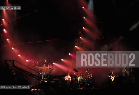 Venezia,1989.Piazza San Marco. Concerto del gruppo rock Pink Floyd: il palco Musica band rock psichedelico progressivo concerto.Venice,1989. St Marks Square during the concert of the Pink Floyd rock band:the platform ©Graziano Arici/Rosebud2