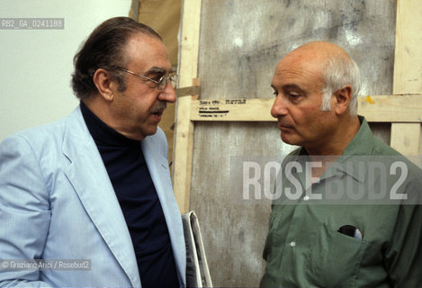 - Venezia,1982.Ritratto dei pittori Giuseppe Santomaso e Mimmo Rotella.ARTE pittura Portrait pittore painter .- Venice,1982.Portrait of the painters Giuseppe Santomaso and Mimmo Rotella ©Graziano Arici/Rosebud2  astga ©Graziano Arici/Rosebud2