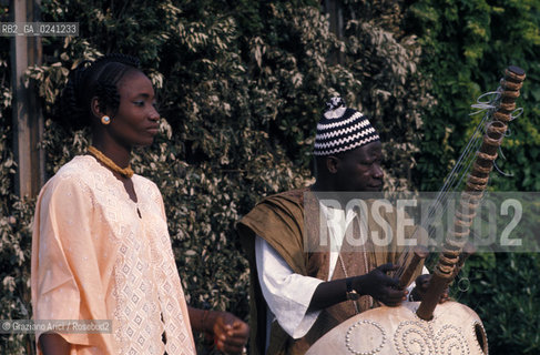 -Venezia,1975. Biennale Danza. Balletto nazionale del Senegal. Danza ballo ballerino Senegal.-Venice,1975. Dance Biennale.National Ballet of Senegal.MES ©Graziano Arici/Rosebud2 .