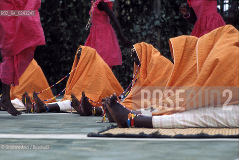 -Venezia,1975. Biennale Danza. Balletto nazionale del Senegal. Danza ballo ballerino Senegal.-Venice,1975. Dance Biennale.National Ballet of Senegal.MES ©Graziano Arici/Rosebud2 .  astga ©Graziano Arici/Rosebud2