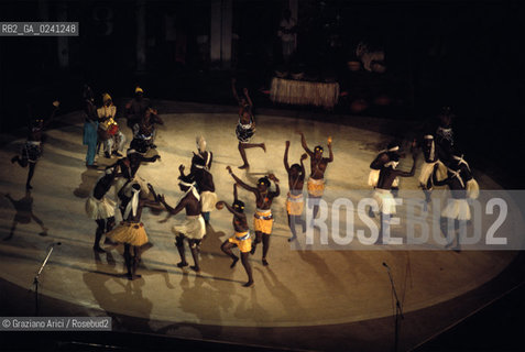 -Venezia,1975. Biennale Danza. Balletto nazionale del Senegal. Danza ballo ballerino Senegal.-Venice,1975. Dance Biennale.National Ballet of Senegal.MES ©Graziano Arici/Rosebud2 .  astga ©Graziano Arici/Rosebud2