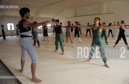 -Venezia,1980. Stage di danza del ballerino e coreografo Larrio Ekson. Danza ballerino coreografo stage lezione.-Venice,1980. Lesson- stage of the dancer and coreographer Larrio Ekson ©Graziano Arici/Rosebud2  astga ©Graziano Arici/Rosebud2