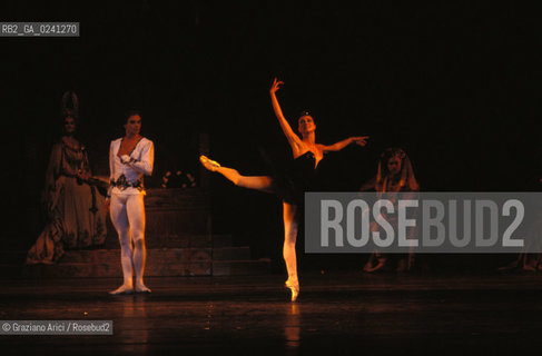 Venice, 1988. Gran Teatro La Fenice.Swan Lake ballet, coreographed by Marius Petipa and Lev Ivanov, music by Pyotr Ilyich Tchaikovsky, corps ballet of the S.M.Kirov theatre Leningrad .Venezia, 1988. Gran Teatro La Fenice. Balletto Il Lago dei Cigni,corpo di ballo teatro S.M.Kirov di Leningrado, coreografia di Marius Petipa e Lev Ivanov, musica di Pyotr Ilyich Tchaikovsky. Danza balletto classica Lago dei cigni Fenice MES ©Graziano Arici/Rosebud2.