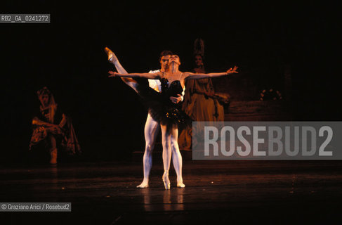 Venice, 1988. Gran Teatro La Fenice.Swan Lake ballet, coreographed by Marius Petipa and Lev Ivanov, music by Pyotr Ilyich Tchaikovsky, corps ballet of the S.M.Kirov theatre Leningrad .Venezia, 1988. Gran Teatro La Fenice. Balletto Il Lago dei Cigni,corpo di ballo teatro S.M.Kirov di Leningrado, coreografia di Marius Petipa e Lev Ivanov, musica di Pyotr Ilyich Tchaikovsky. Danza balletto classica Lago dei cigni Fenice MES ©Graziano Arici/Rosebud2.