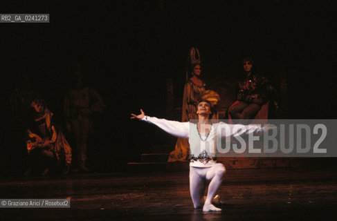 Venice, 1988. Gran Teatro La Fenice.Swan Lake ballet, coreographed by Marius Petipa and Lev Ivanov, music by Pyotr Ilyich Tchaikovsky, corps ballet of the S.M.Kirov theatre Leningrad .Venezia, 1988. Gran Teatro La Fenice. Balletto Il Lago dei Cigni,corpo di ballo teatro S.M.Kirov di Leningrado, coreografia di Marius Petipa e Lev Ivanov, musica di Pyotr Ilyich Tchaikovsky. Danza balletto classica Lago dei cigni Fenice MES ©Graziano Arici/Rosebud2.