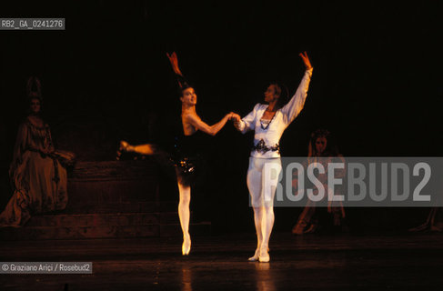 Venice, 1988. Gran Teatro La Fenice.Swan Lake ballet, coreographed by Marius Petipa and Lev Ivanov, music by Pyotr Ilyich Tchaikovsky, corps ballet of the S.M.Kirov theatre Leningrad .Venezia, 1988. Gran Teatro La Fenice. Balletto Il Lago dei Cigni,corpo di ballo teatro S.M.Kirov di Leningrado, coreografia di Marius Petipa e Lev Ivanov, musica di Pyotr Ilyich Tchaikovsky. Danza balletto classica Lago dei cigni Fenice MES ©Graziano Arici/Rosebud2.