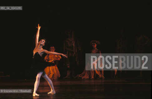 Venice, 1988. Gran Teatro La Fenice.Swan Lake ballet, coreographed by Marius Petipa and Lev Ivanov, music by Pyotr Ilyich Tchaikovsky, corps ballet of the S.M.Kirov theatre Leningrad .Venezia, 1988. Gran Teatro La Fenice. Balletto Il Lago dei Cigni,corpo di ballo teatro S.M.Kirov di Leningrado, coreografia di Marius Petipa e Lev Ivanov, musica di Pyotr Ilyich Tchaikovsky. Danza balletto classica Lago dei cigni Fenice MES ©Graziano Arici/Rosebud2.