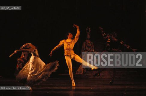 Venice, 1988. Gran Teatro La Fenice.Swan Lake ballet, coreographed by Marius Petipa and Lev Ivanov, music by Pyotr Ilyich Tchaikovsky, corps ballet of the S.M.Kirov theatre Leningrad .Venezia, 1988. Gran Teatro La Fenice. Balletto Il Lago dei Cigni,corpo di ballo teatro S.M.Kirov di Leningrado, coreografia di Marius Petipa e Lev Ivanov, musica di Pyotr Ilyich Tchaikovsky. Danza balletto classica Lago dei cigni Fenice MES ©Graziano Arici/Rosebud2.