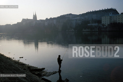 -Basilea,Svizzera,1995. Il fiume Reno. Svizzera Basilea geo fiume Reno panorama.-Basel,Switzerland,1995. The Rhine: panoramic view from the bank of the river  ©Graziano Arici/Rosebud2