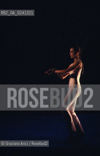 -Venezia,1981.Teatro Malibran. La ballerina Raffaella Giordano nel balletto Undici Ondedi Carolyn Carlson. Danza Balletto coreografa Carlson Undici onde Malibran.-Venice,1981. Teatro Malibran. The dancer Raffaella Giordano during the ballett Undici Onde by Carolyn Carlson, contemporary dance choreographer MES ©Graziano Arici/Rosebud2  astga ©Graziano Arici/Rosebud2