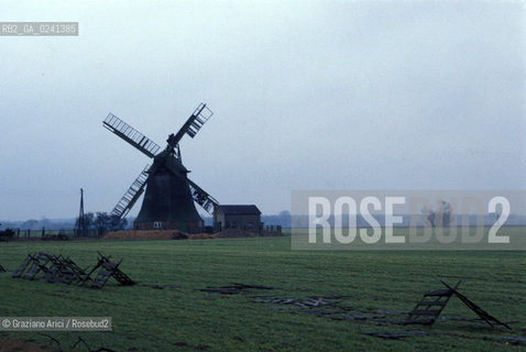 - Mare Baltico,1980.Mulini.GEO mare sea mulino mill.- Baltic Sea,1980.Mills Mes ©  Graziano Arici
