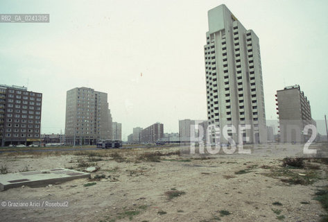 - Ungheria,Budapest,1978.Quartiere periferico.GEO periferia quartiere outskirt.- Hungary,Budapest,1978.Outskirt Mes ©  Graziano Arici.