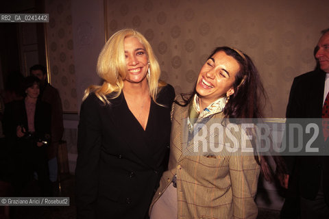 -Venezia,1994. Lattrice e presentatrice Mara Venier con limprenditrice Marina Salomon. Attrice presentatrice Imprenditrice ritratto.-Venice,1994. The actress and the tv presenter Mara Venier with Marina Salomon, entrepreneur ©Graziano Arici/Rosebud2