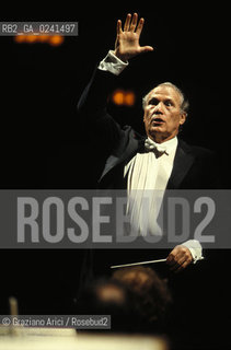 -Venezia,1991. Ritratto del direttore dorchestra George Pretre durante un concerto. Musica classica direttore dorchestra concerto ritratto.-Venice,1991. Portraits of the opera conductor George Pretre during a concert ©Graziano Arici/Rosebud2