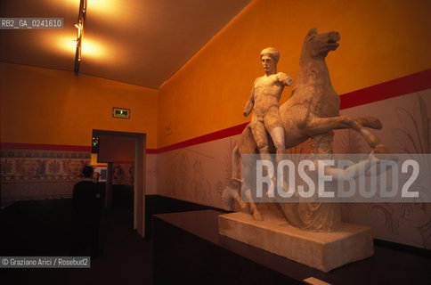 Venezia,1988.Palazzo Grassi. Mostra I Greci e lOccidente. Arte mostra Storia Greci Occidente Grecia civiltà popolazione.Venice,1988.Palazzo Grassi. Exhibition I Greci e lOccidente ©Graziano Arici/Rosebud2