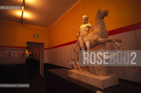 Venezia,1988.Palazzo Grassi. Mostra I Greci e lOccidente. Arte mostra Storia Greci Occidente Grecia civiltà popolazione.Venice,1988.Palazzo Grassi. Exhibition I Greci e lOccidente ©Graziano Arici/Rosebud2