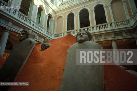Venezia,1988.Palazzo Grassi. Mostra I Fenici. Arte mostra Storia fenicio Fenici civiltà popolazione.Venice,1988.Palazzo Grassi. Exhibition The Phoenicians ©Graziano Arici/Rosebud2