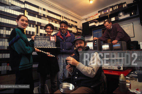 Sarajevo,1994.Cinema a Sarajevo.Il gruppo Saga con il suo direttore Izmet Arnatanlic. gruppo cinema direttore.Sarajevo,1994. Cinema in Sarajevo. Saga Group with the director Izmet Arnatanlic ©Graziano Arici/Rosebud2