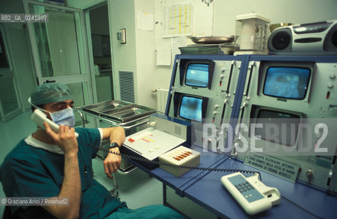 -Bologna,1995.Istituto di ematologia Seragnolidellospedale SantOrsola di Bologna -Bologna,1995. SeragnoliInstitute of Hematology ©Graziano Arici/Rosebud2